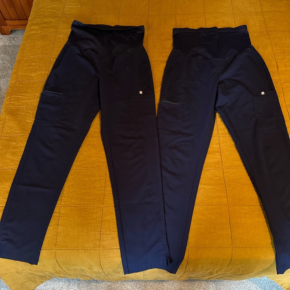 Figs Maternity scrub pants and top